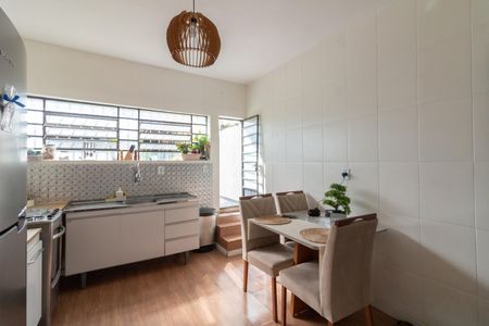 Casa à venda com 126m², 2 quartos e 2 vagas Casa à venda com 126m², 2 quartos e 2 vagasCozinha