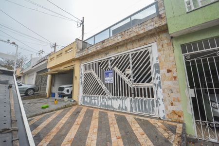 Casa para alugar com 195m², 3 quartos e 2 vagas Casa para alugar com 195m², 3 quartos e 2 vagasFachada