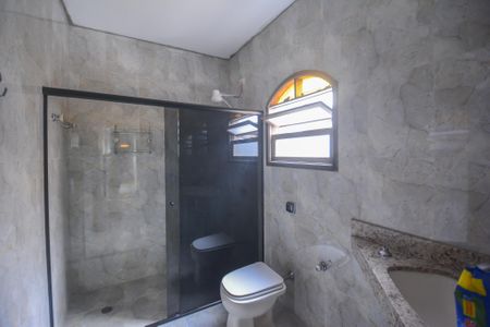Casa para alugar com 195m², 3 quartos e 2 vagas Casa para alugar com 195m², 3 quartos e 2 vagasBanheiro