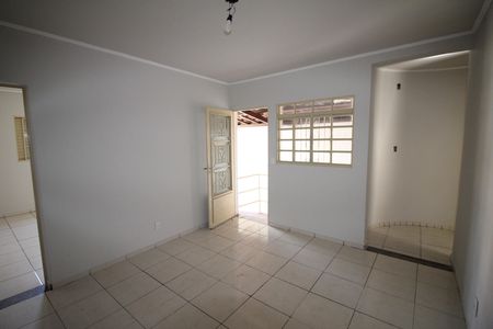 Sala de casa para alugar com 2 quartos, 250m² em Flamengo, Contagem