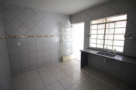 Casa para alugar com 250m², 2 quartos e 4 vagasCozinha