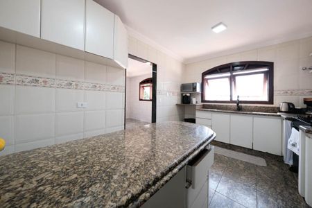 Casa para alugar com 450m², 3 quartos e 6 vagasCozinha