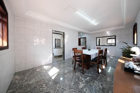 Casa para alugar com 450m², 3 quartos e 6 vagasCozinha