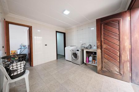 Casa para alugar com 450m², 3 quartos e 6 vagasÁrea de Serviço