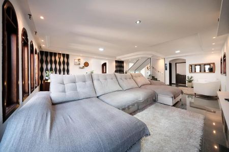 Casa para alugar com 450m², 3 quartos e 6 vagasSala