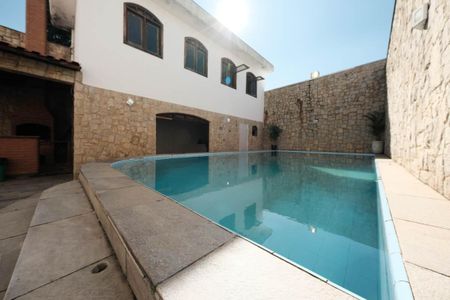 Casa para alugar com 450m², 3 quartos e 6 vagasÁrea externa
