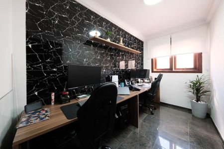 Casa para alugar com 450m², 3 quartos e 6 vagasEscritório