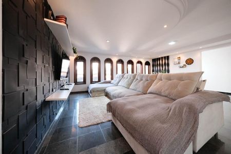 Casa para alugar com 450m², 3 quartos e 6 vagasSala