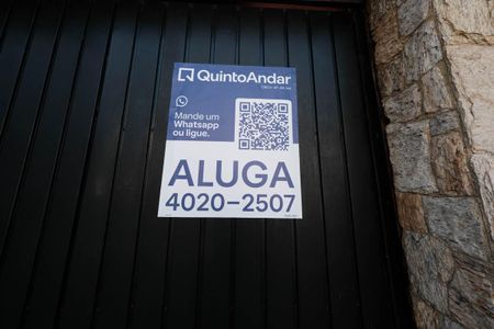 Casa para alugar com 450m², 3 quartos e 6 vagasFachada