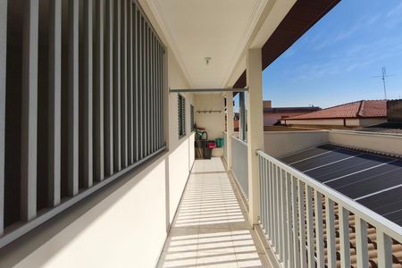 Casa para alugar com 154m², 3 quartos e 2 vagasCorredor - Varanda