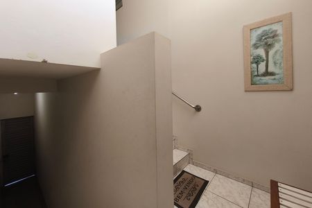 Casa para alugar com 154m², 3 quartos e 2 vagasEscadas