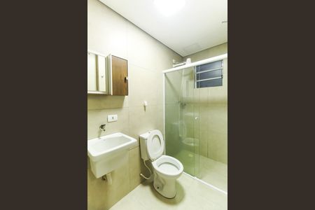 Banheiro de kitnet/studio para alugar com 1 quarto, 30m² em Mooca, São Paulo