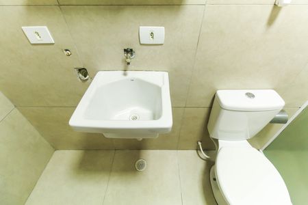 Studio para alugar com 30m², 1 quarto e sem vaga Studio para alugar com 30m², 1 quarto e sem vagaBanheiro