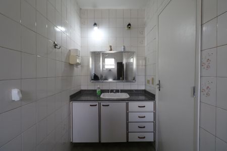 Casa à venda com 189m², 3 quartos e 2 vagas Casa à venda com 189m², 3 quartos e 2 vagasBanheiro da Suíte