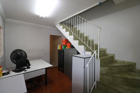 Casa à venda com 189m², 3 quartos e 2 vagas Casa à venda com 189m², 3 quartos e 2 vagasSala