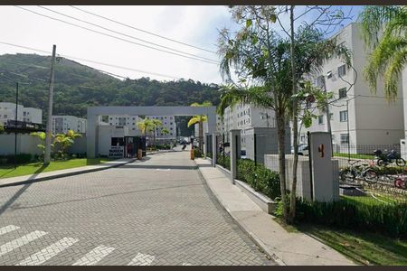 Portaria de apartamento para alugar com 2 quartos, 44m² em Vargem Grande, Rio de Janeiro