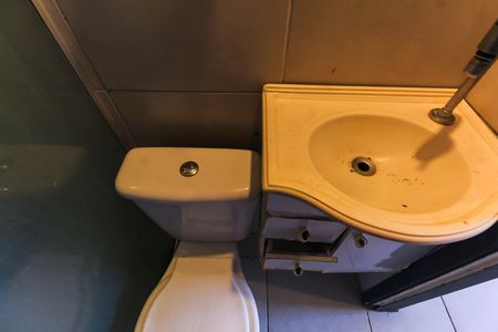 Banheiro de kitnet/studio para alugar com 1 quarto, 30m² em Mooca, São Paulo