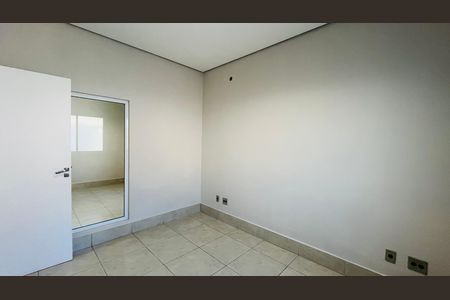 Casa para alugar com 139m², 2 quartos e 13 vagas