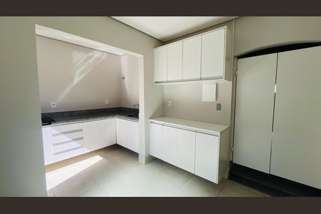 Casa para alugar com 139m², 2 quartos e 13 vagas