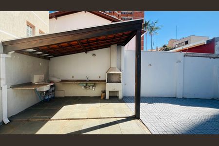 Casa para alugar com 139m², 2 quartos e 13 vagas