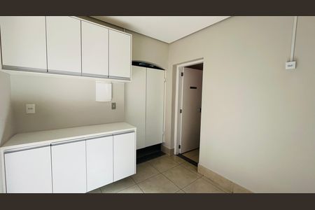 Casa para alugar com 139m², 2 quartos e 13 vagas