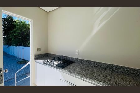 Casa para alugar com 139m², 2 quartos e 13 vagas