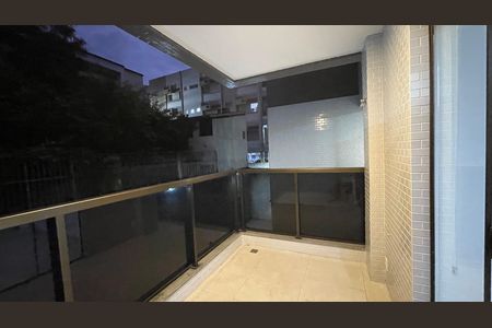 Apartamento à venda com 41m², 1 quarto e 1 vaga Apartamento à venda com 41m², 1 quarto e 1 vagaVaranda