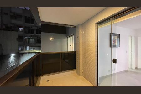 Apartamento à venda com 41m², 1 quarto e 1 vaga Apartamento à venda com 41m², 1 quarto e 1 vagaVaranda