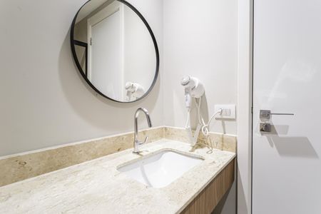 Studio para alugar com 28m², 1 quarto e sem vaga Studio para alugar com 28m², 1 quarto e sem vagaBanheiro
