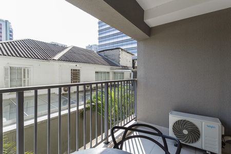 Varanda de kitnet/studio para alugar com 1 quarto, 28m² em Indianópolis, São Paulo
