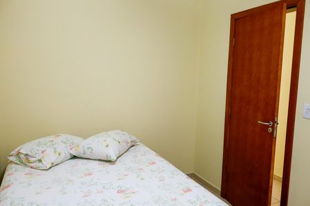 Casa à venda com 153m², 3 quartos e 4 vagas Casa à venda com 153m², 3 quartos e 4 vagasQuarto 2 - Suíte