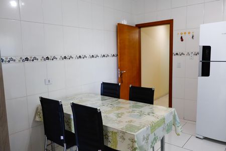 Casa à venda com 153m², 3 quartos e 4 vagas Casa à venda com 153m², 3 quartos e 4 vagasCozinha