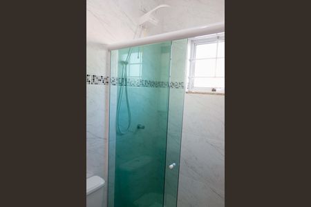 Casa à venda com 153m², 3 quartos e 4 vagas Casa à venda com 153m², 3 quartos e 4 vagasBanheiro da Suíte 2