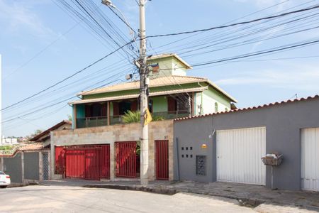 Fachada de casa à venda com 6 quartos, 424m² em Jardim Guanabara, Belo Horizonte