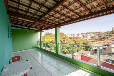 Varanda da Suíte 1 de casa à venda com 6 quartos, 424m² em Jardim Guanabara, Belo Horizonte