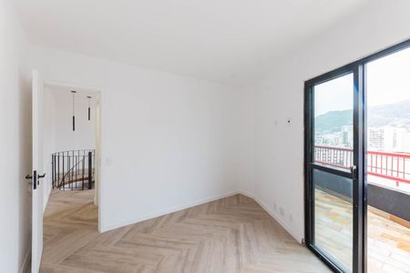 Apartamento à venda com 150m², 3 quartos e 3 vagasQuarto 2 (cobertura)