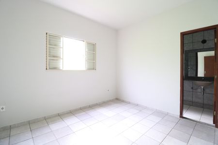 Casa para alugar com 130m², 3 quartos e 3 vagasSuíte