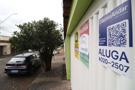 Plaquinha de casa para alugar com 3 quartos, 130m² em Santa Mônica, Uberlândia