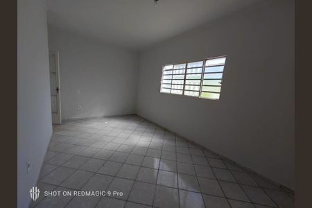 Casa para alugar com 130m², 3 quartos e 3 vagas Casa para alugar com 130m², 3 quartos e 3 vagasSala