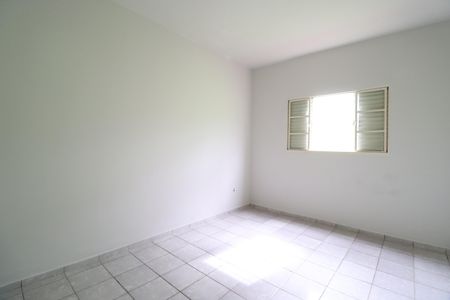 Quarto 1 de casa para alugar com 3 quartos, 130m² em Santa Mônica, Uberlândia