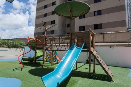 Apartamento à venda com 87m², 3 quartos e 2 vagas Apartamento à venda com 87m², 3 quartos e 2 vagasÁrea comum - Playground