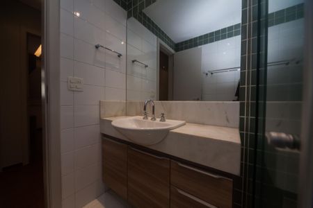 Apartamento à venda com 87m², 3 quartos e 2 vagas Apartamento à venda com 87m², 3 quartos e 2 vagasBanheiro Social