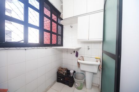 Apartamento à venda com 87m², 3 quartos e 2 vagas Apartamento à venda com 87m², 3 quartos e 2 vagasÁrea de Serviço