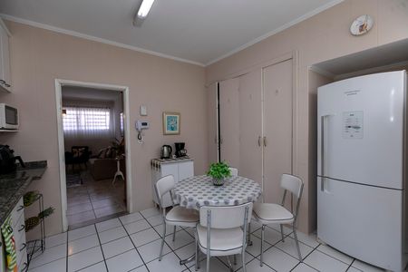 Casa para alugar com 230m², 4 quartos e 1 vagaCOZINHA