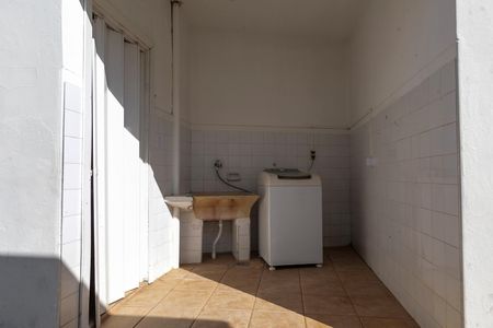 Casa para alugar com 230m², 4 quartos e 1 vagaLAVANDERIA