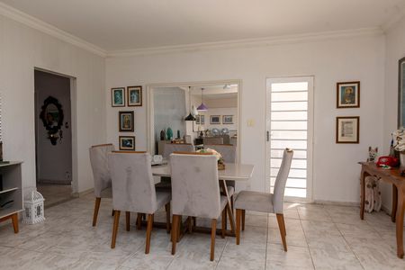 Casa para alugar com 230m², 4 quartos e 1 vagaSALA PARA DOIS AMBIENTES