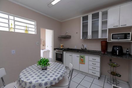 Casa para alugar com 230m², 4 quartos e 1 vagaCOZINHA