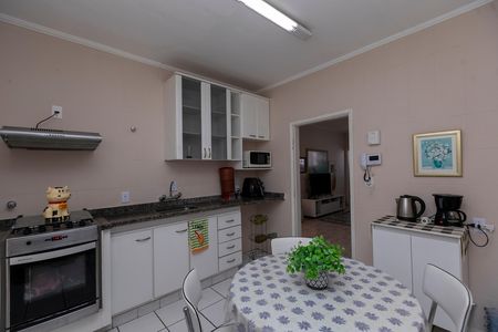 Casa para alugar com 230m², 4 quartos e 1 vagaCOZINHA