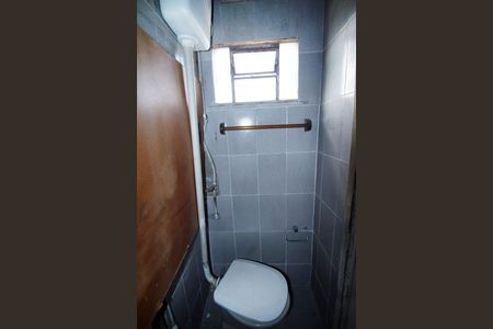 Banheiro de casa para alugar com 1 quarto, 32m² em Vigário Geral, Rio de Janeiro