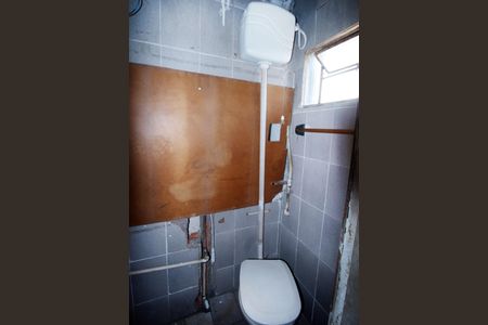 Banheiro de casa para alugar com 1 quarto, 32m² em Vigário Geral, Rio de Janeiro